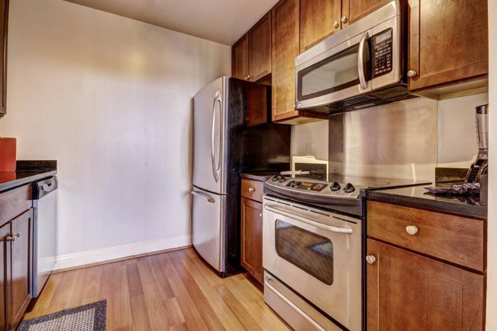 Harbor Apartments Free Indoor Parking 볼티모어 외부 사진
